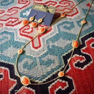 NWOT Park Lane Coral & Gold Necklace
